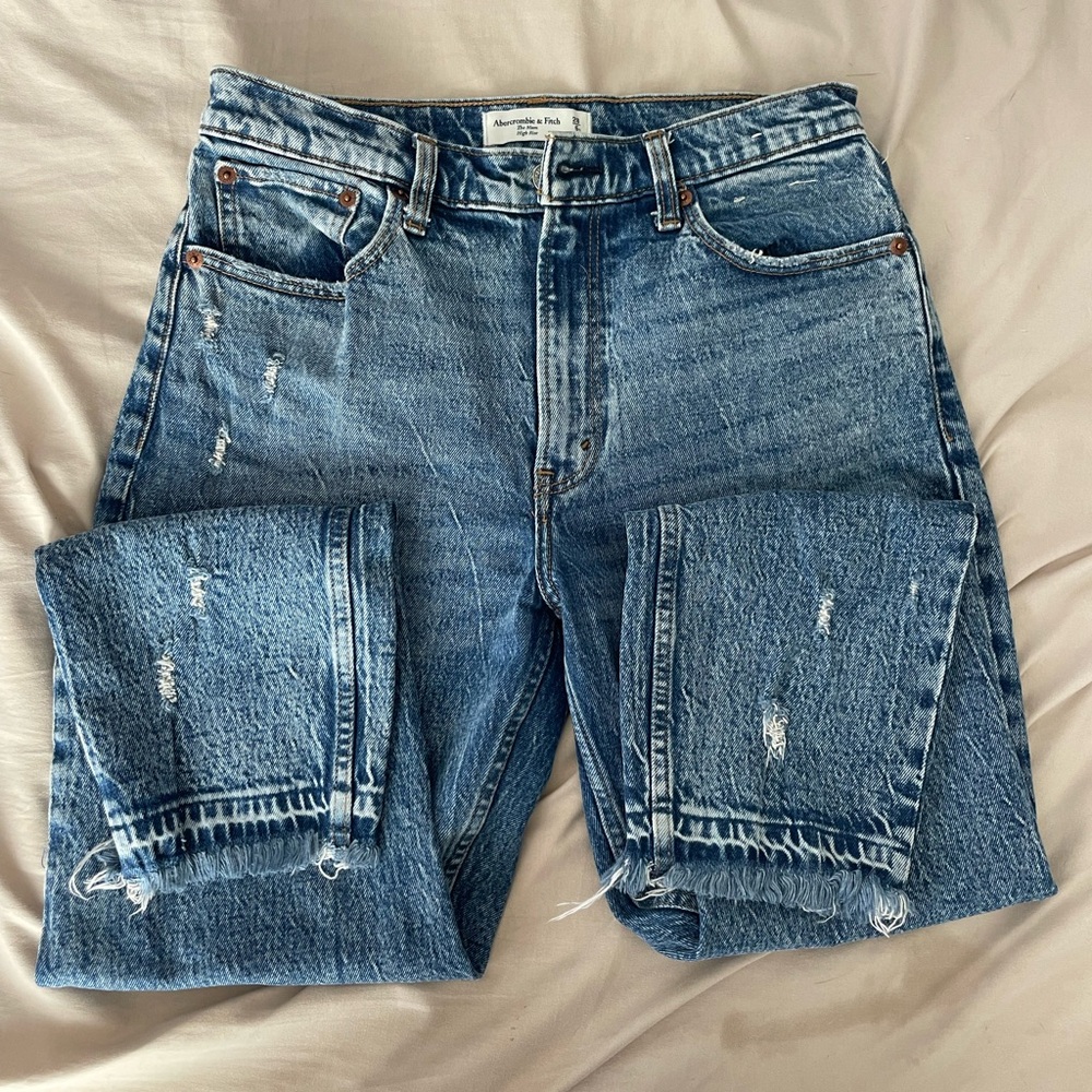 Abercrombie high rise mom Jean